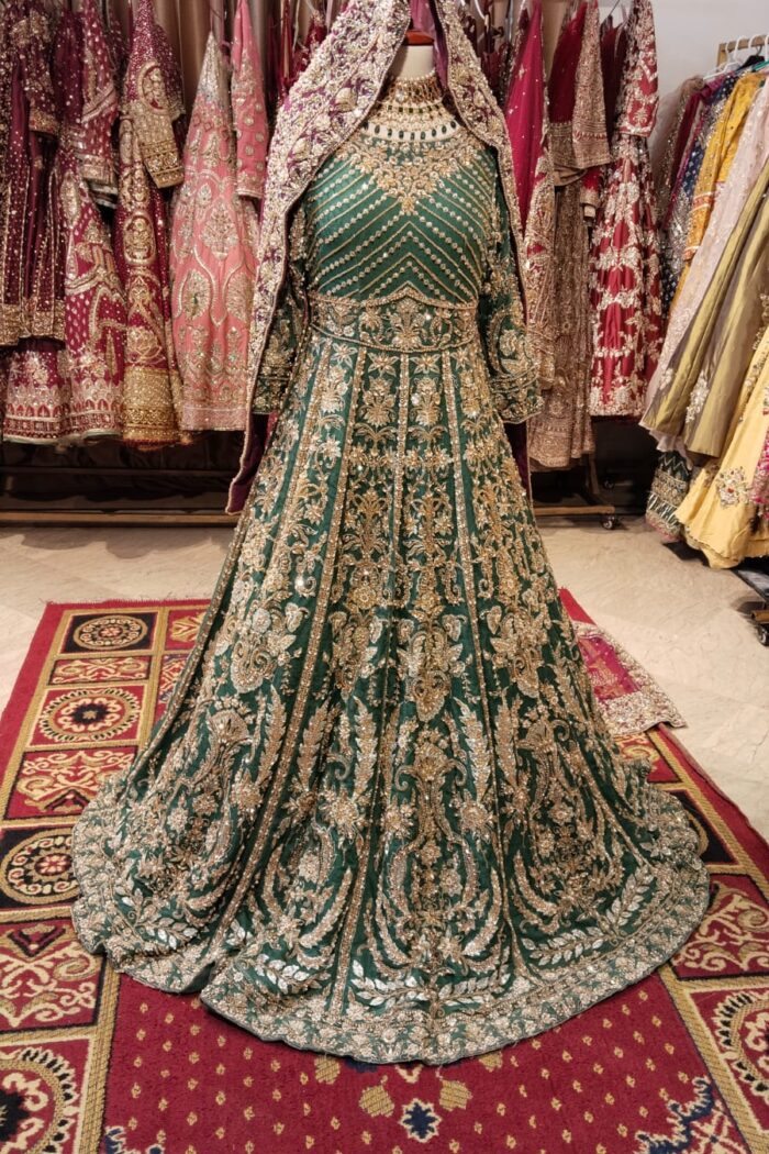 Zartash mehndi outfit for rent | SP0246